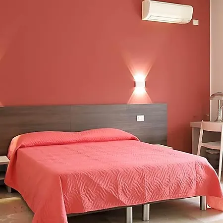 فندق مبيت وإفطار Delle Serre مسينا